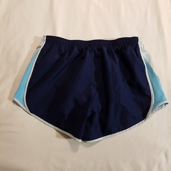 Nike women's size Medium 3 blue shades shorts with liners - Picture 3 of 4